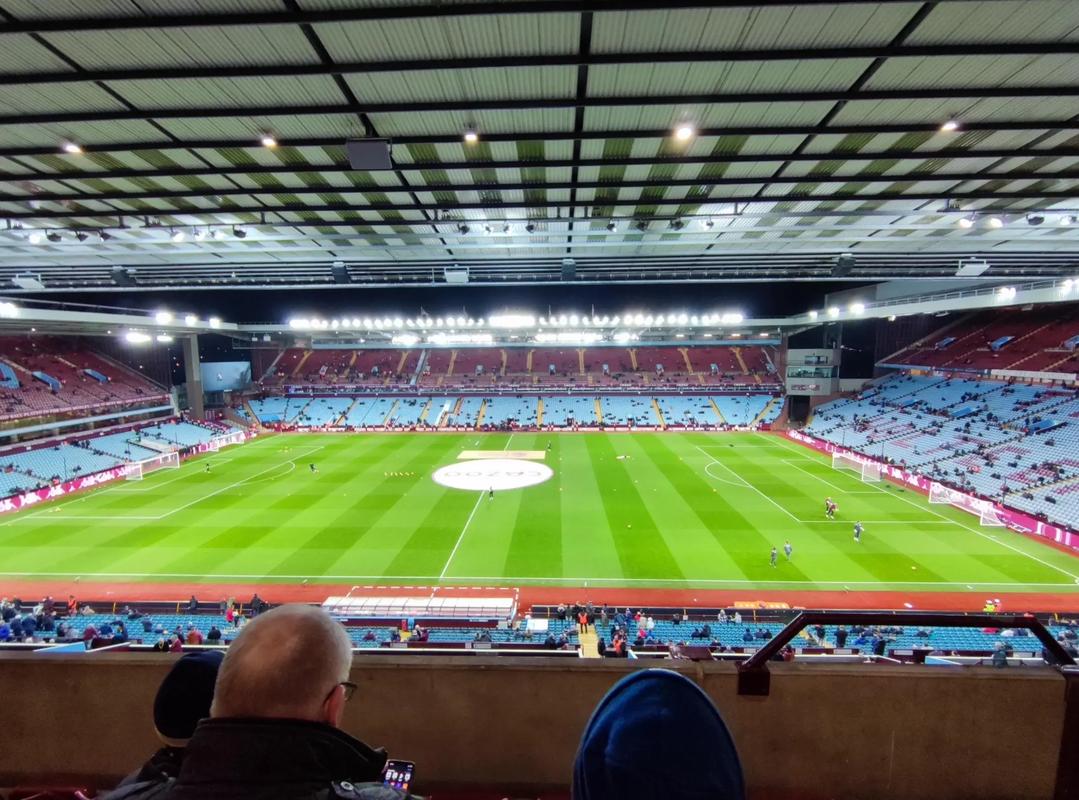 LPL首次抗韩成功！Zeus惨被牺牲，AL冠军上单发威，决胜局淘汰HLE